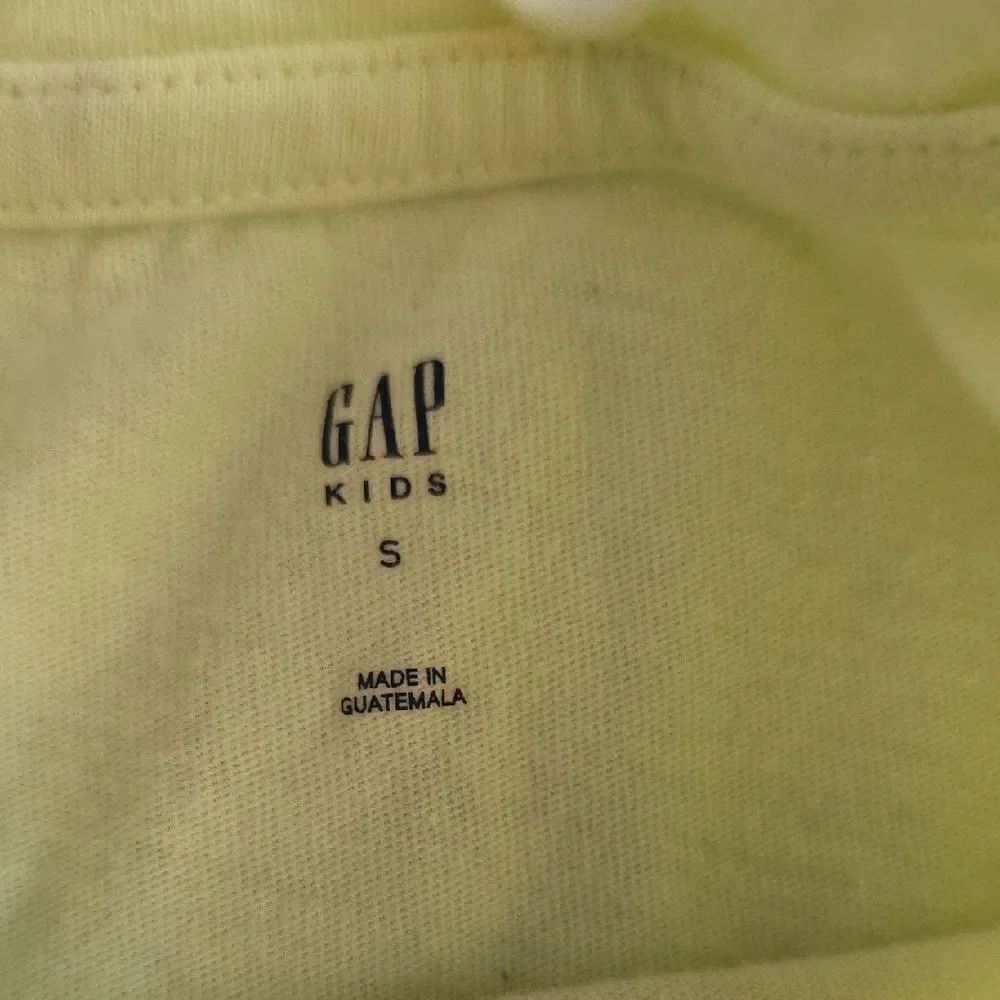 GAP Yellow and Blue Heart Pattern Short Sleeve Tee - Picture 2 of 4